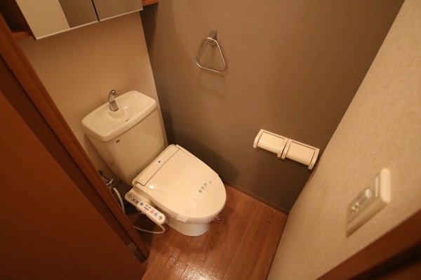 トイレ　※同物件別号室となります。