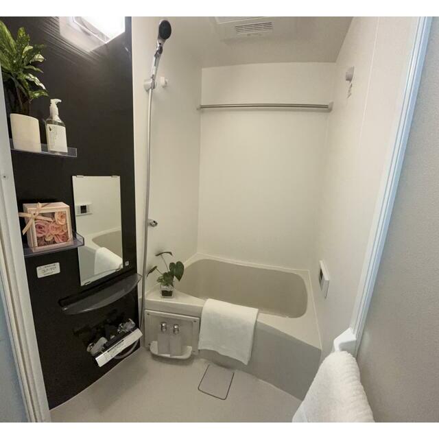 バス・シャワールーム　室内写真にある家具・小物は入居時に撤去いたします。