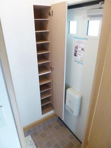 玄関　お部屋探しは株式会社　タウンハウジング　までお気軽にお問合…