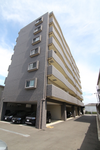 建物外観　ハウスメイトの管理物件♪お住まいのトラブルはお部屋プラスで２