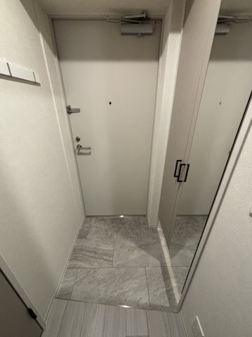 地下鉄谷町線 南森町駅 徒歩9分 12階建 築1年の玄関写真