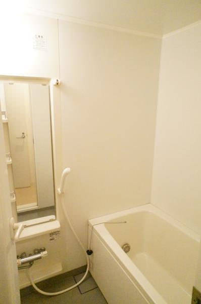 バス・シャワールーム　ゆったり過ごせるお風呂です