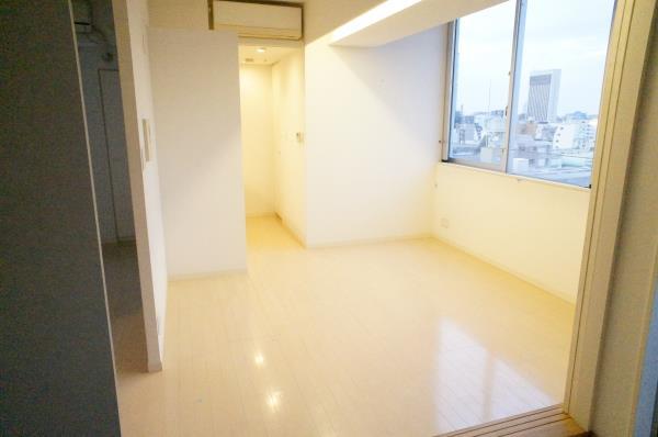 居室・リビング　こちらの居間で趣味の時間をお楽しみください