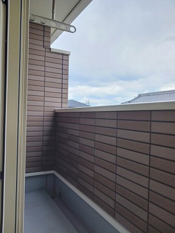 バルコニー　外からの目が気にならないバルコニーで洗濯物が干せます