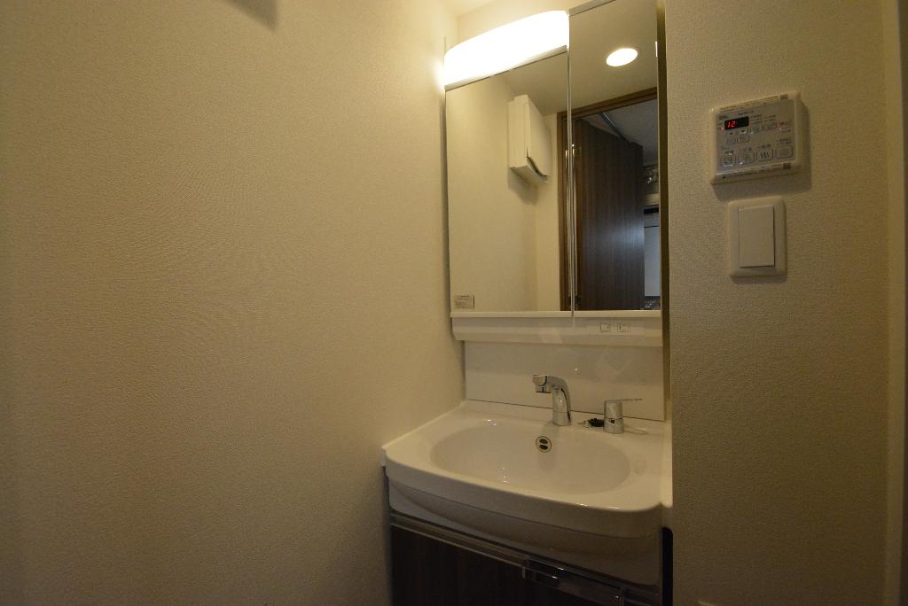 洗面設備　洗髪洗面化粧台