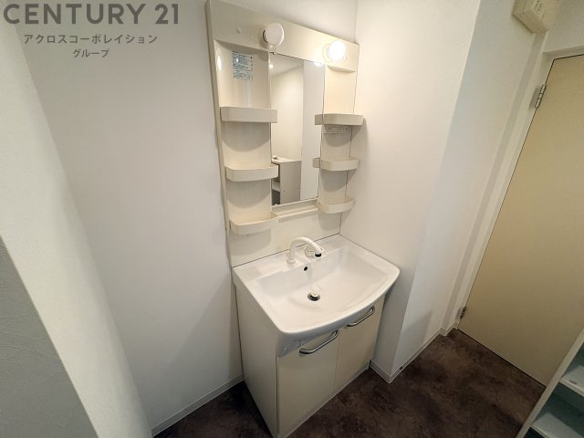 洗面設備　収納スペースあり！独立洗面台です！