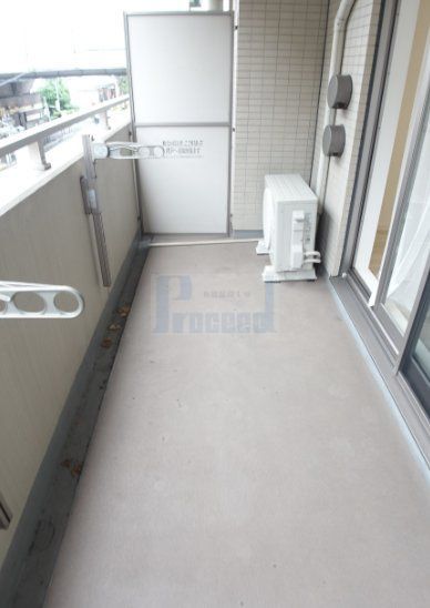 バルコニー　明るいバルコニー！