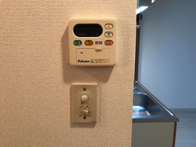 その他部屋・スペース　給湯リモコン