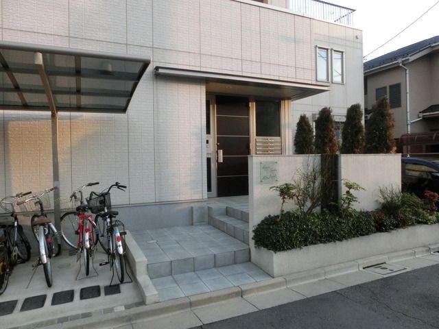 エントランス　オートロック付のエントランス