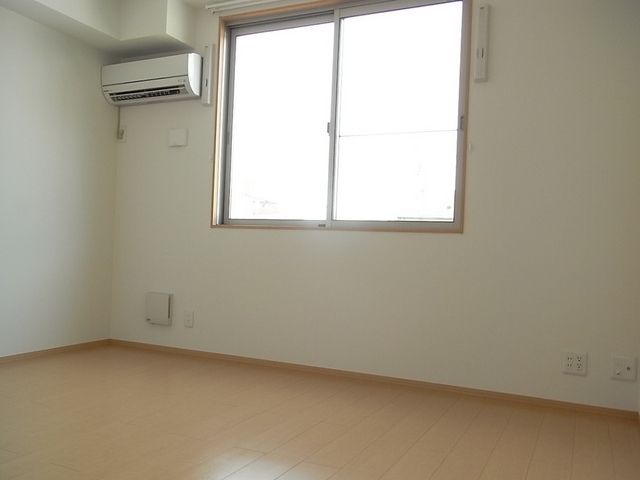 居室・リビング　フローリング仕上げ