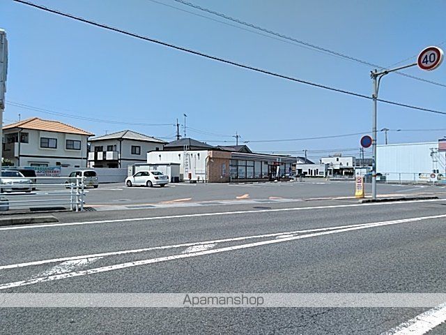 コンビニ　セブンイレブン（コンビニ）まで635m