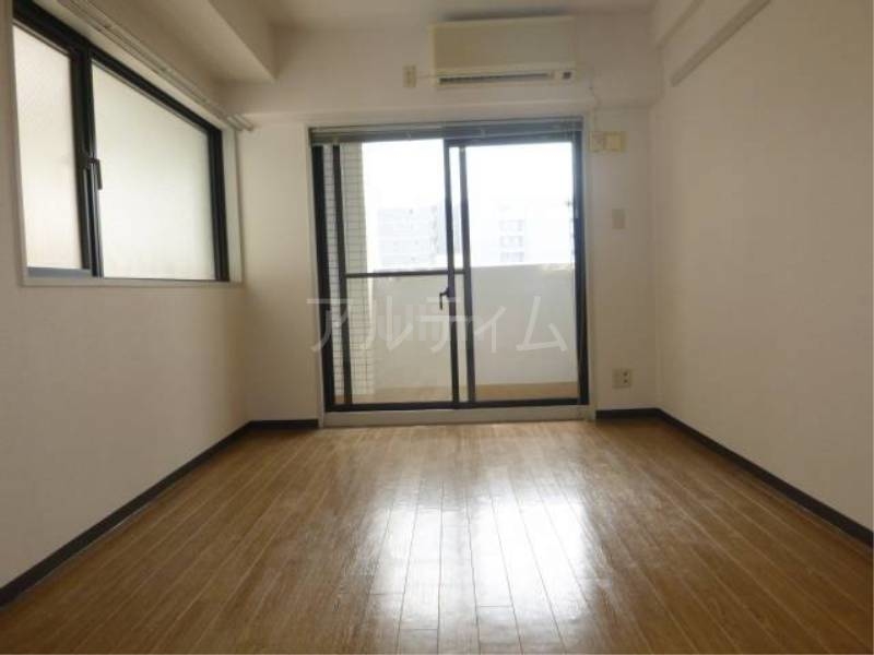 居室・リビング　※別のお部屋の写真です