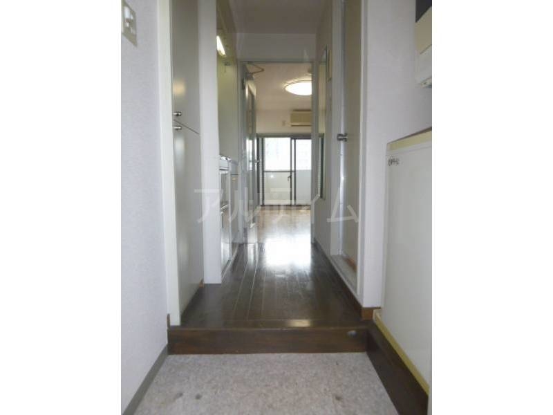 玄関　※別のお部屋の写真です