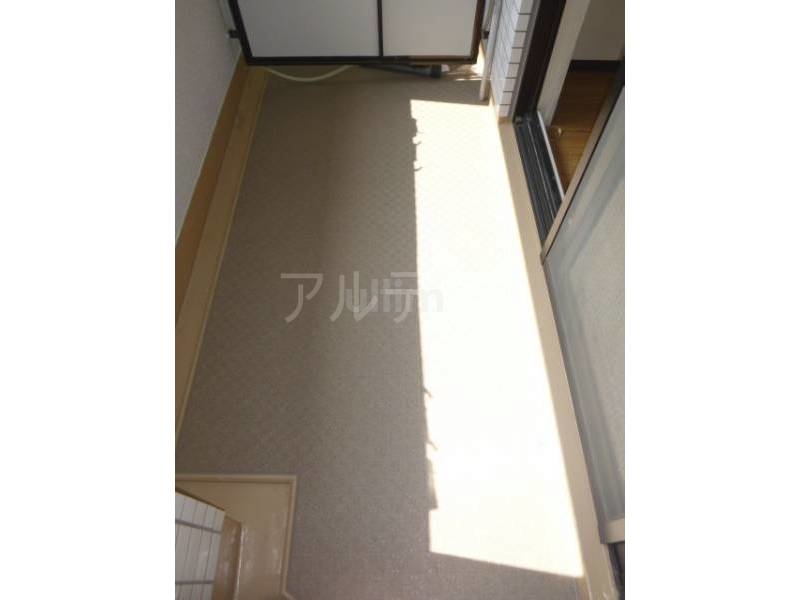 バルコニー　※別のお部屋の写真です