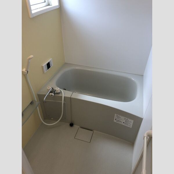 バス・シャワールーム　室内写真は別部屋の写真です。