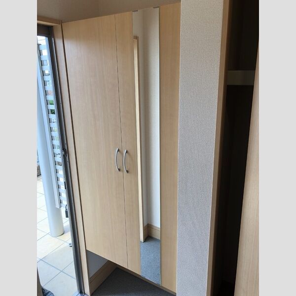 玄関　室内写真は別部屋の写真です。