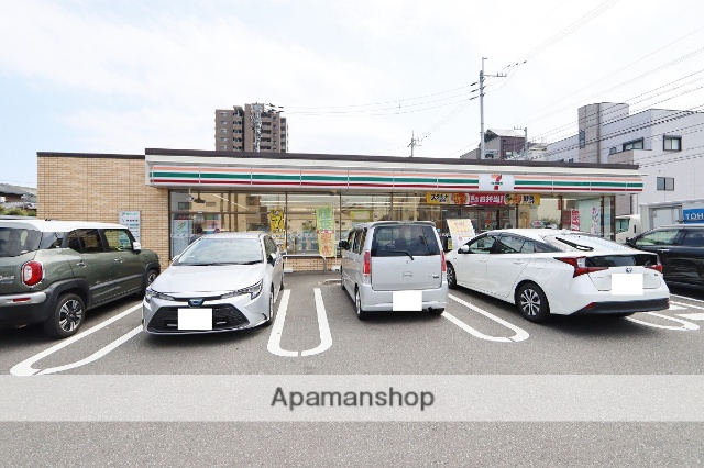 コンビニ　セブン－イレブン徳島吉野本町６丁目店（コンビニ）まで86m