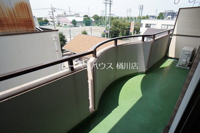 バルコニー　レーベンハウス桶川店へ　048-787-5511