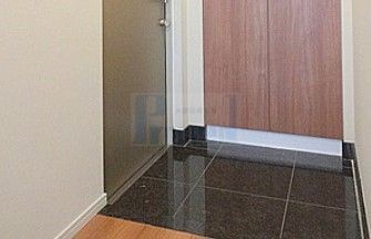 玄関　広々とした玄関部分