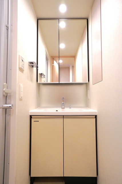 洗面設備　※写真は同タイプ住戸です。