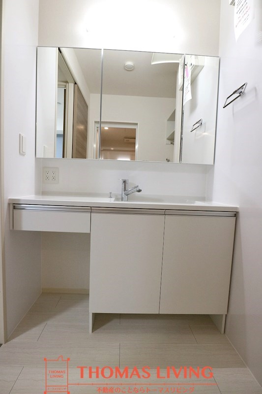 洗面設備　写真は同型タイプです。