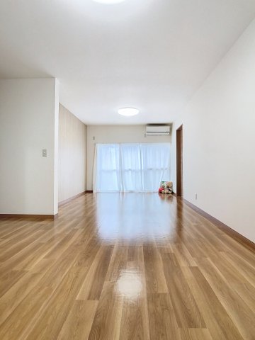 居室・リビング　ペットも一緒に暮らせる。室内でペット飼育が可能！