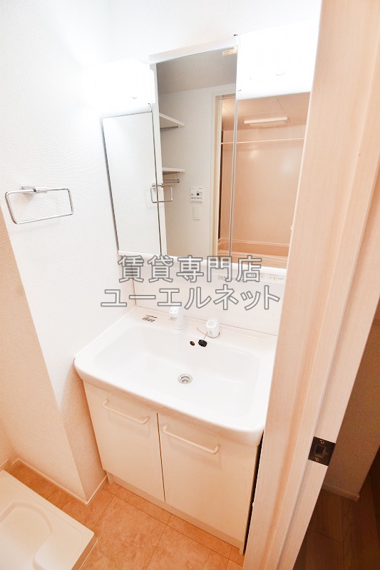 洗面設備　シャワー付洗面台