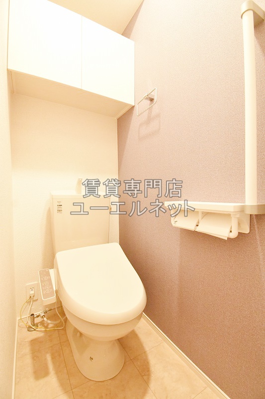 トイレ　温水洗浄便座付き