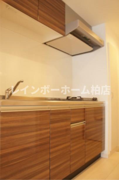 キッチン　コンパクトなキッチンで掃除もラクラク