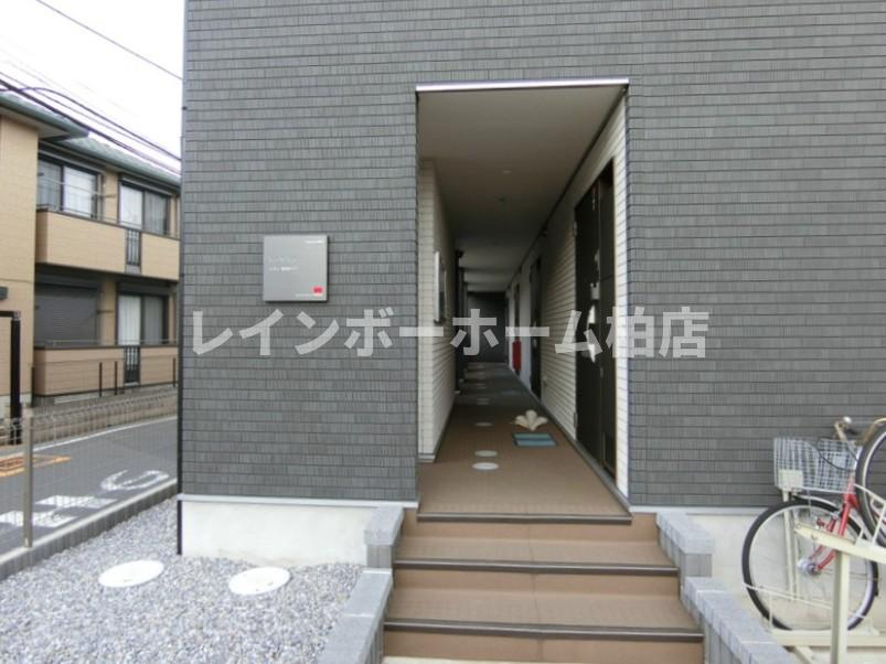 エントランス　清潔なエントランスです