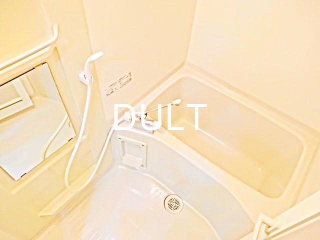 バス・シャワールーム　バスルームです。