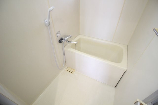 バス・シャワールーム　お風呂で日々の疲れを落としましょう