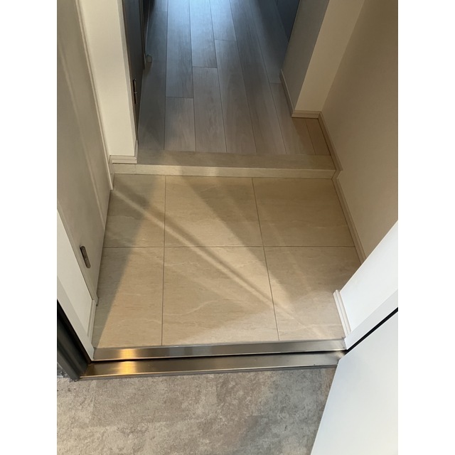 玄関　収納もある玄関です