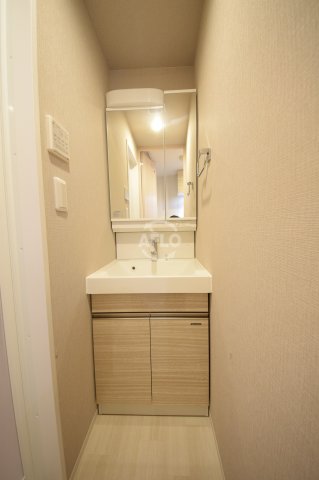 洗面設備　エステムコート心斎橋central　洗面所