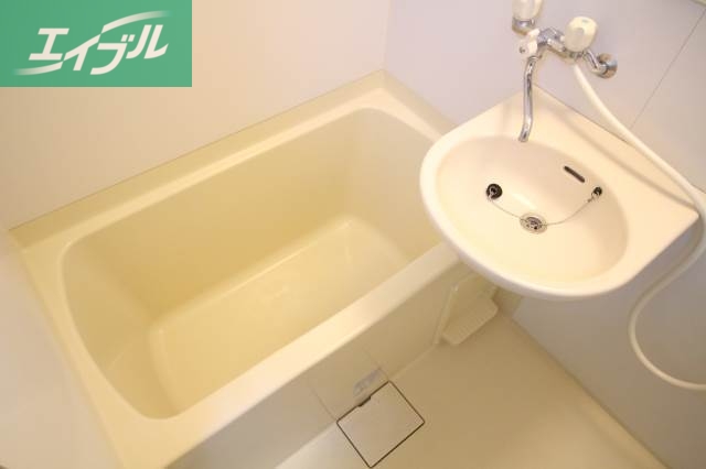 バス・シャワールーム　別のお部屋の写真です。実際とは異なります。