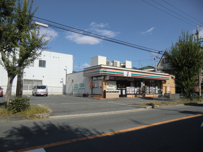 コンビニ　セブンイレブン枚方養父西店（コンビニ）まで204m