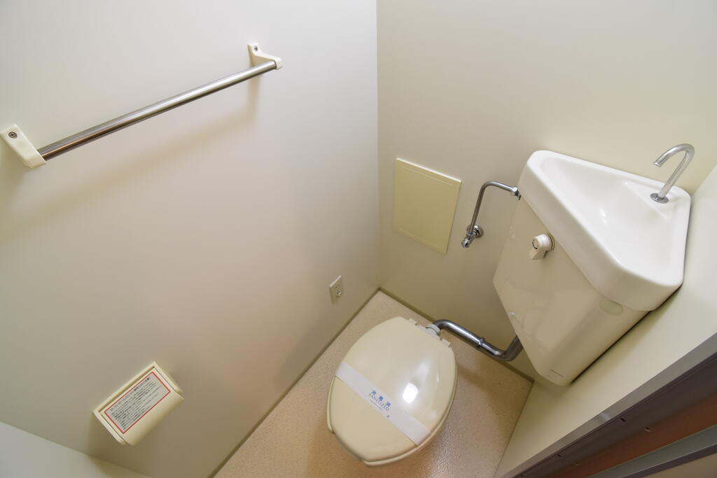 トイレ　※同建物の別のお部屋の写真です。