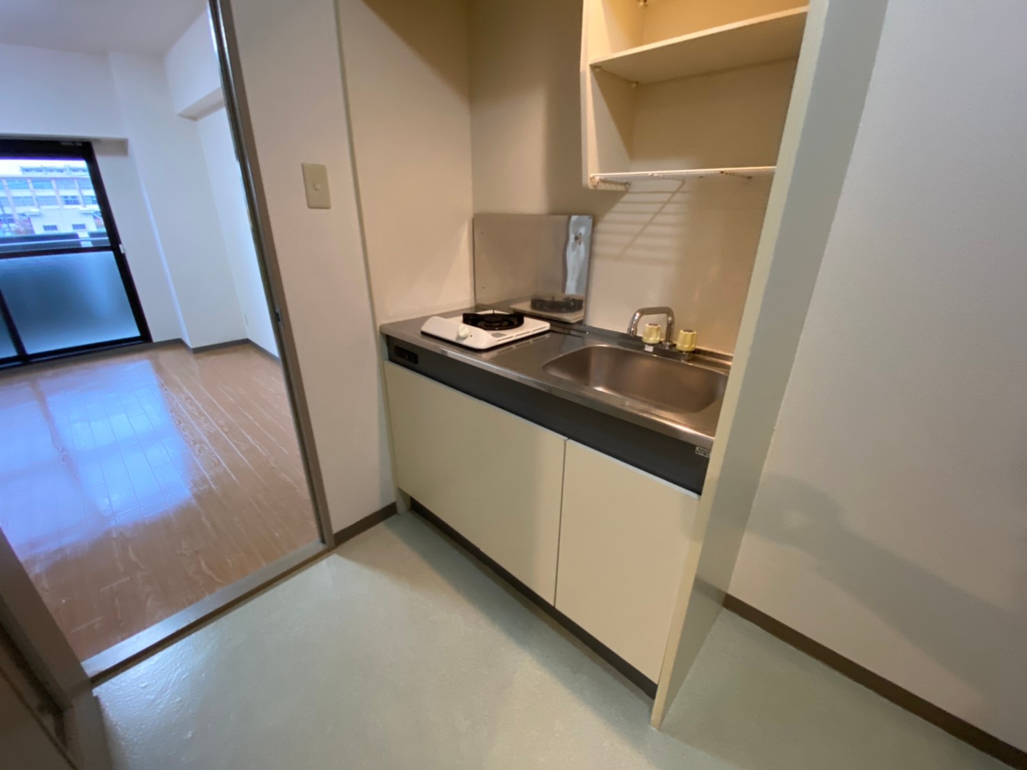 キッチン　※同建物の別のお部屋の写真です。