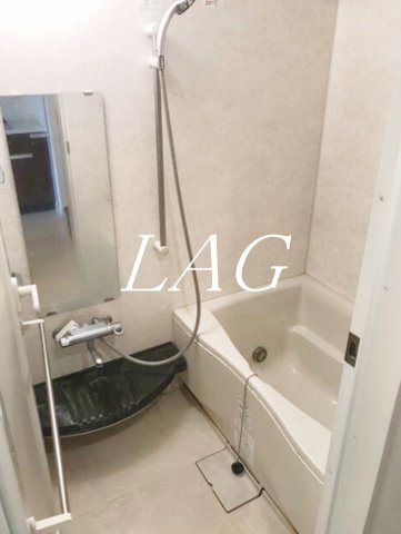 バス・シャワールーム　お風呂になります。