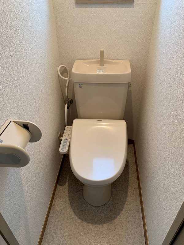 トイレ　別号室