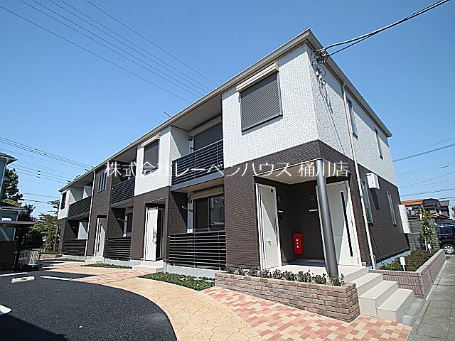 建物外観　レーベンハウス桶川店へ　048-787-5511