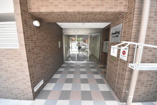 エントランス　ドゥエリング梅田　エントランス