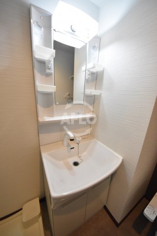 洗面設備　ドゥエリング梅田　独立洗面台