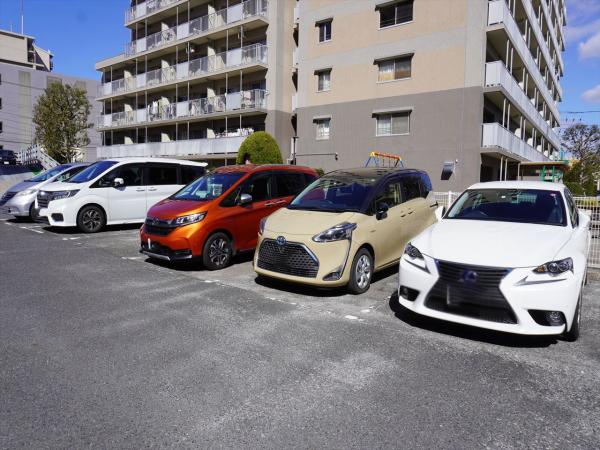 駐車場　駐車場