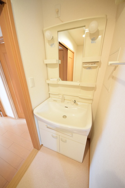 洗面設備　～歯磨き歯磨き～内装参考写真