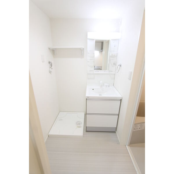 洗面設備　※同シリーズの写真になります。