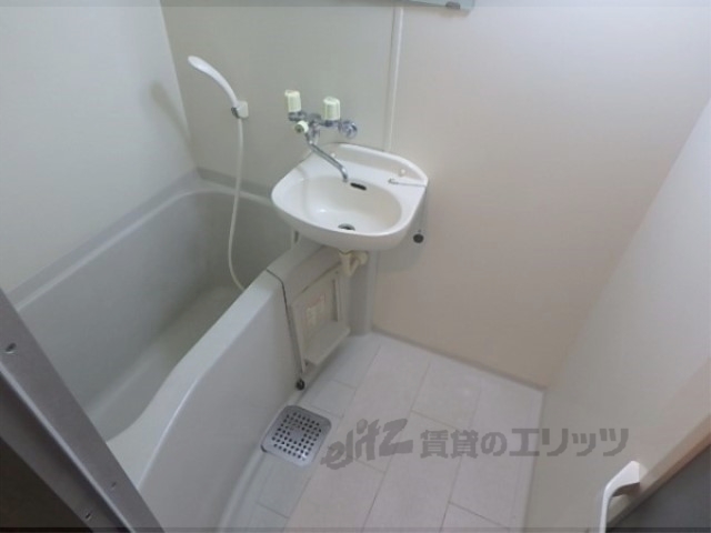 バス・シャワールーム　バス