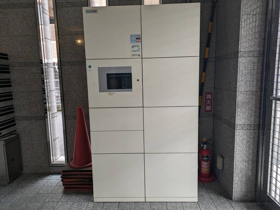 エントランス　宅配ボックス
