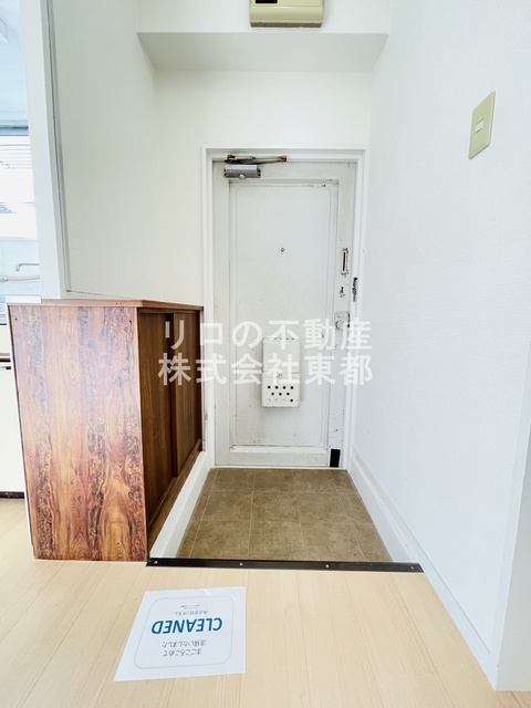 玄関　玄関スペース広めなのでゆったりとお出掛け準備できます♪