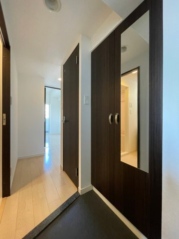 玄関　同マンション別部屋参考写真